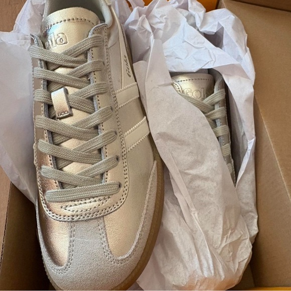 NEW Gola Viper Metallic Sneakers in Gold and White - Picture 6 of 7